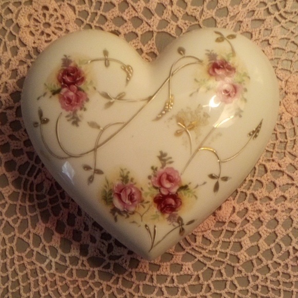 Vintage Porcelain Heart Shaped Jewelry Box- Japan - Picture 2 of 8